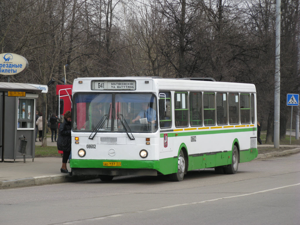 Москва, ЛиАЗ-5256.25 № 08602