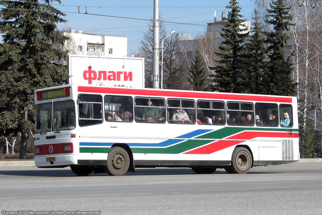 Bashkortostan, Mercedes-Benz O325 № ЕА 048 02