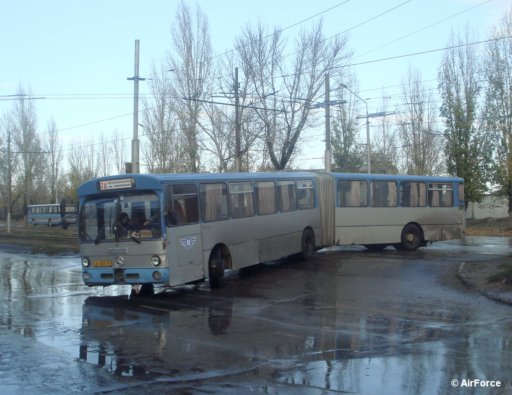 Саратовская область, Mercedes-Benz O305G № АХ 633 64