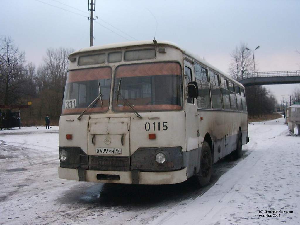 Petrohrad, LiAZ-677M č. 0115