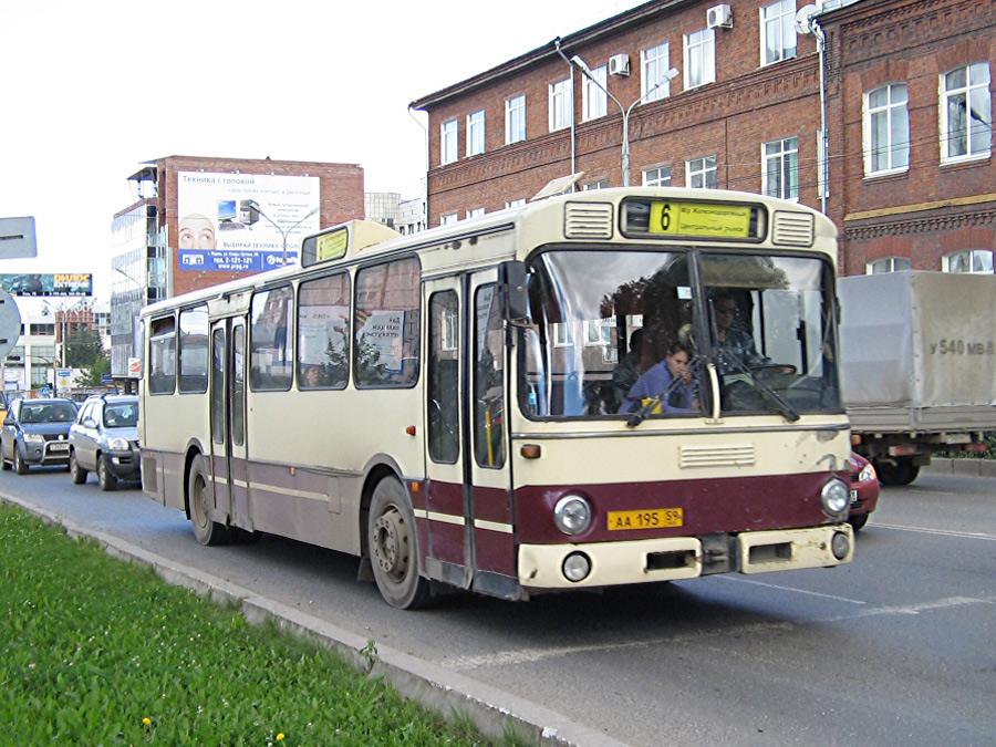 Mercedes Benz o305