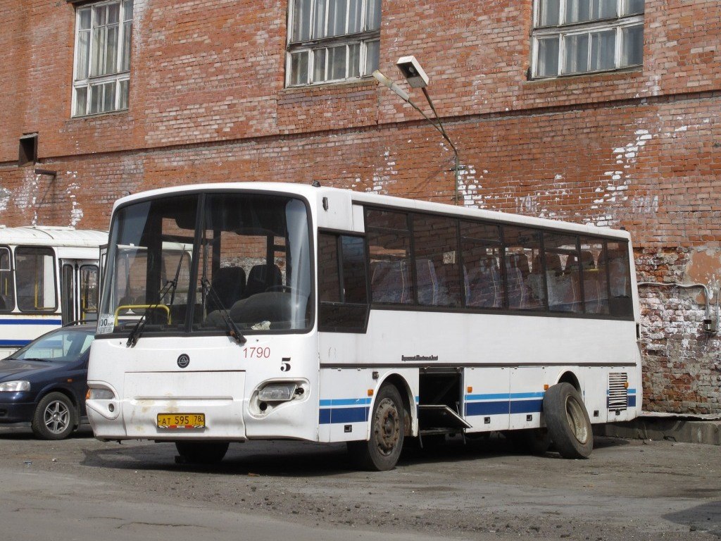 Санкт-Петербург, КАвЗ-4238-00 № 1790