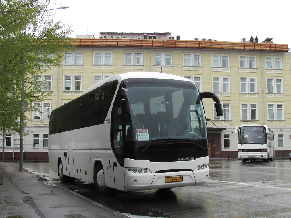 Москва, Neoplan P21 N2216SHD Tourliner SHD № ЕВ 244 50