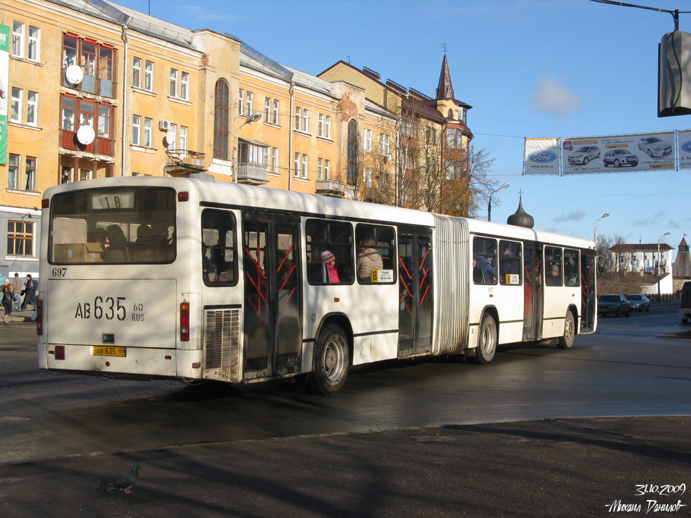 Pskovská oblast, Mercedes-Benz O345G č. 697