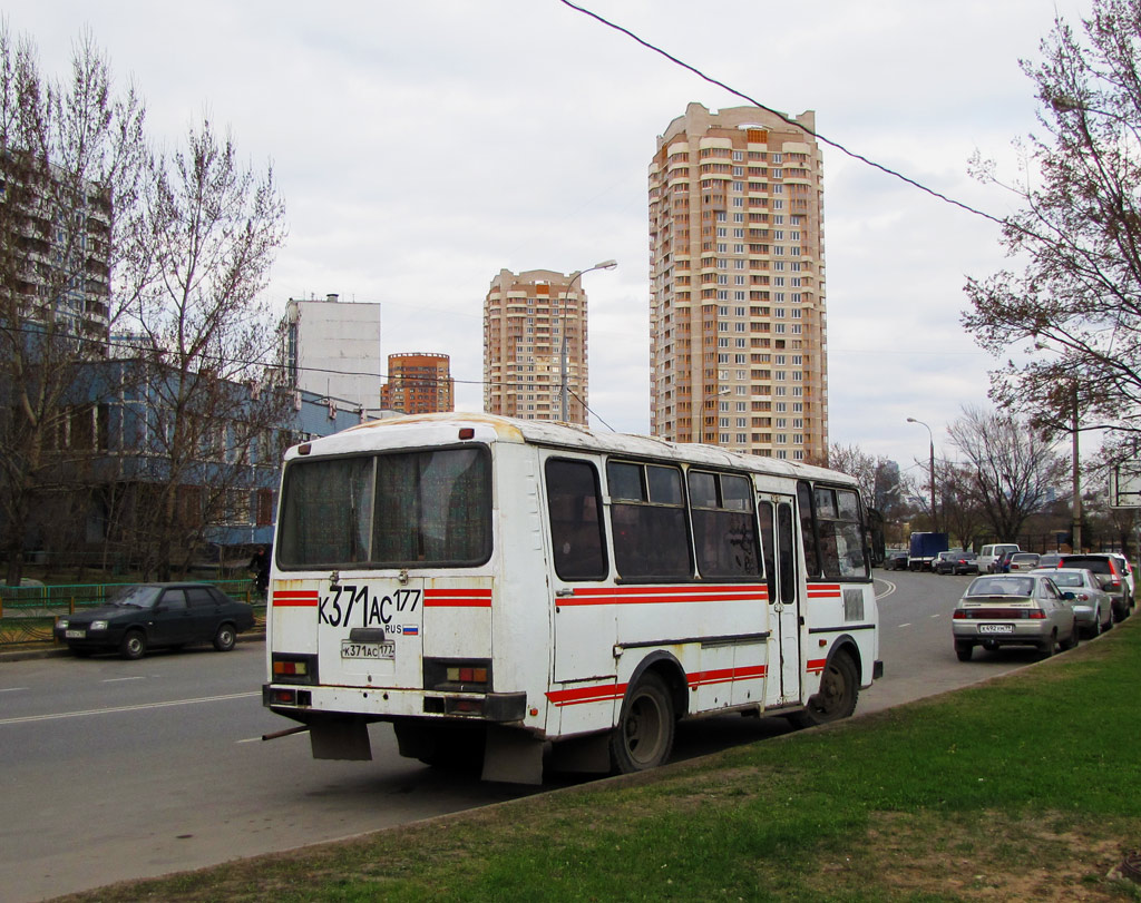 Moskwa, PAZ-3205 (00) Nr К 371 АС 177