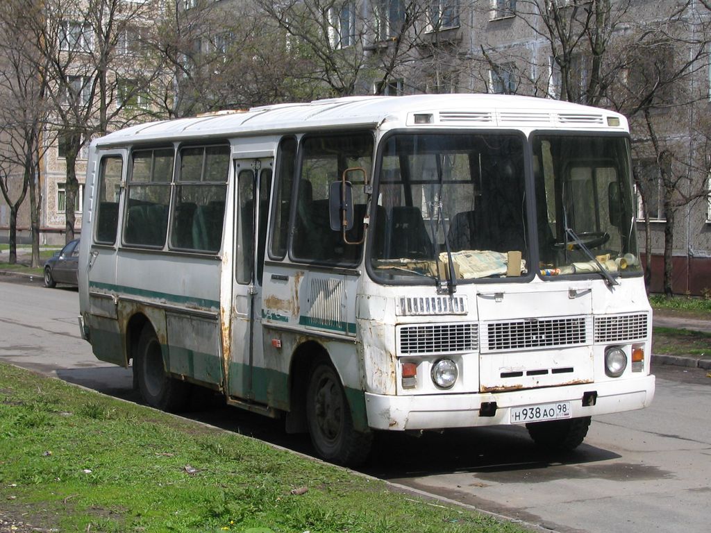 Petrohrad, PAZ-3205-110-50 č. Н 938 АО 98