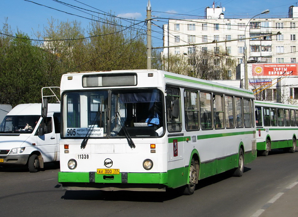 Moskva, LiAZ-5256.25 č. 11330