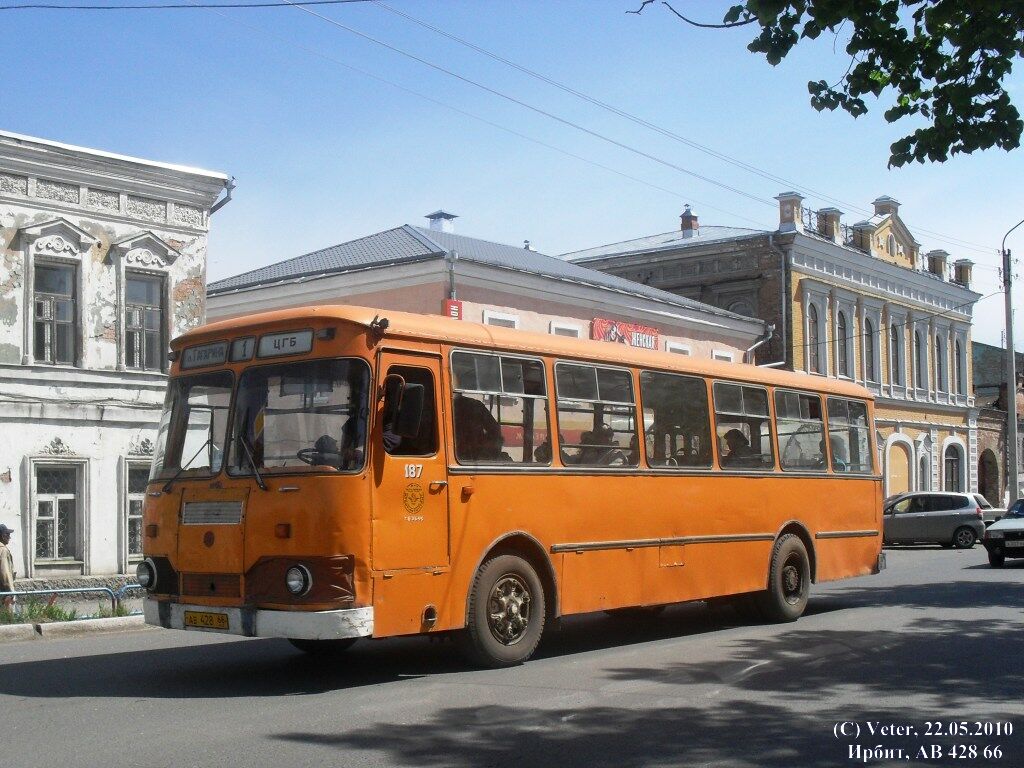 Sverdlovsk region, LiAZ-677MB č. 187 — Foto — Autobusová doprava