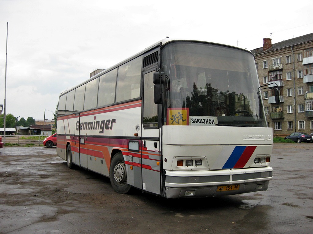 Вологодская область, Neoplan N316SHD Transliner № АВ 151 35