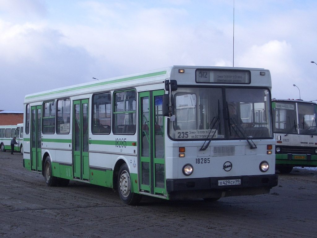 Moskau, LiAZ-5256.25 Nr. 18285