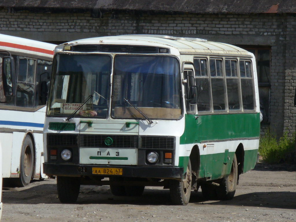 Kirov region, PAZ-3205 (00) # АА 824 43