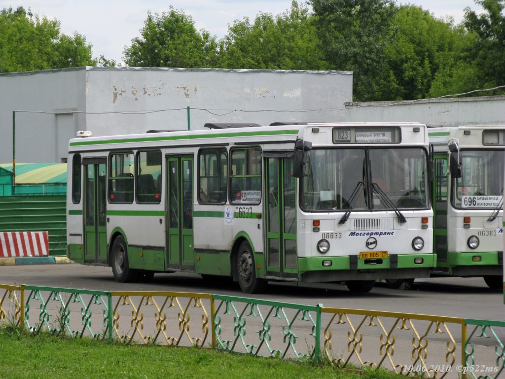 Moskva, LiAZ-5256.25 č. 06633