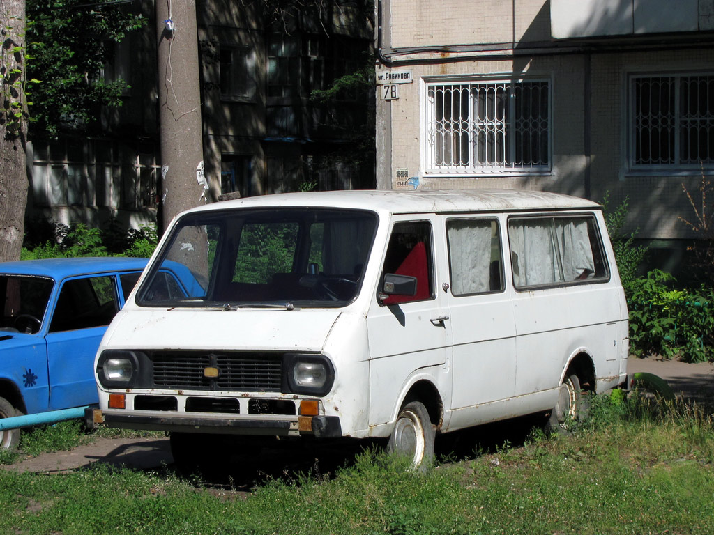 Минивэн ульяновск. РАФ 2203-01. РАФ 2203 fotobus. Микроавтобус РАФ 2203 В Ульяновске. РАФ 2203 такси.