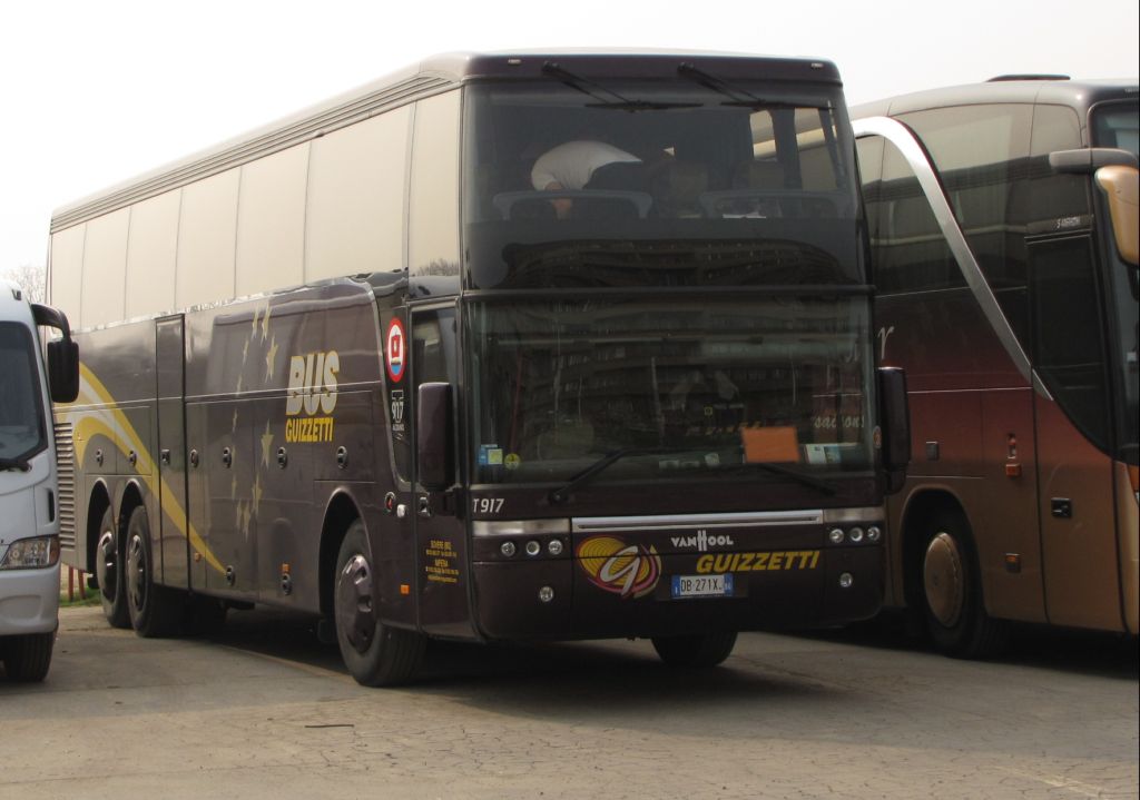 Италия, Van Hool T917 Altano № DB 271XJ