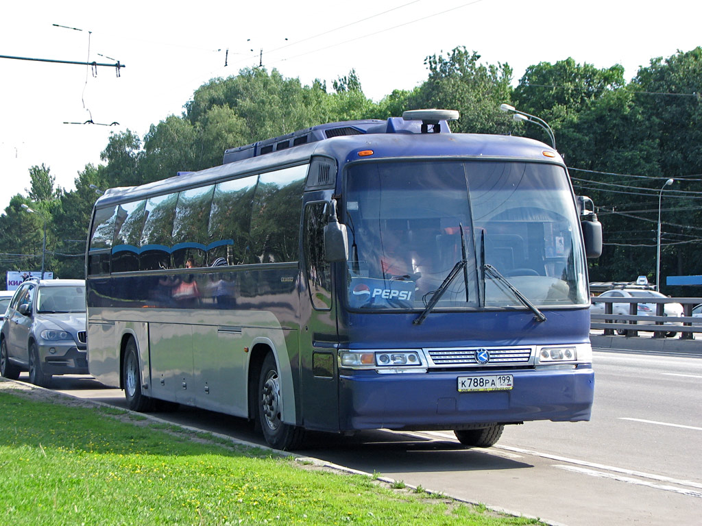 Moskau, Kia AM948 Granbird Nr. К 788 РА 199