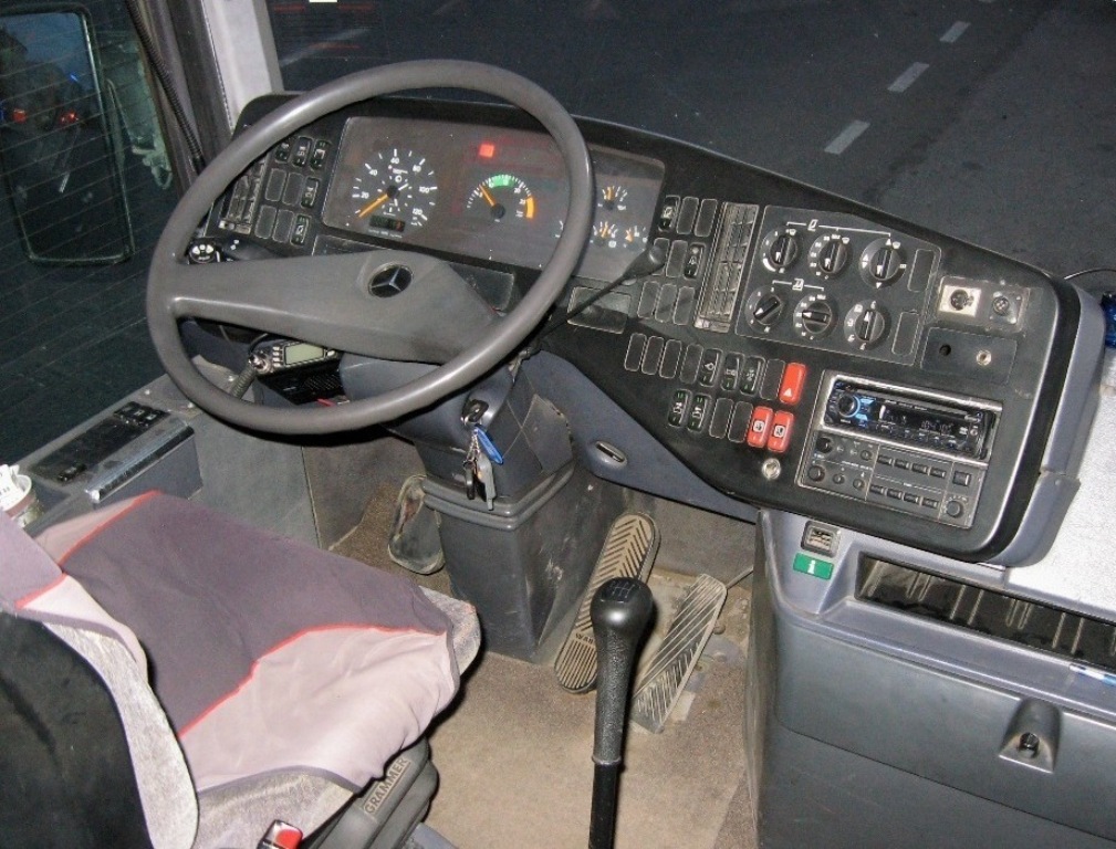 Mercedes Benz o325 кабина