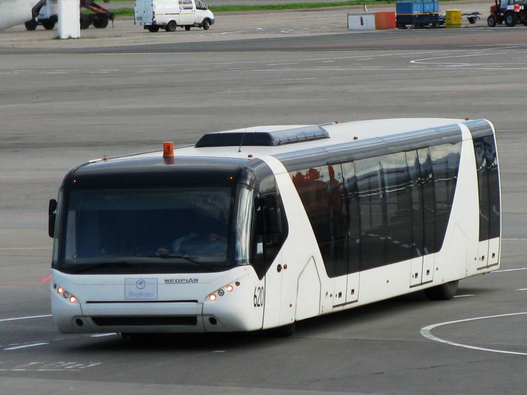 Москва, Neoplan P84 N9122L Apron № 620