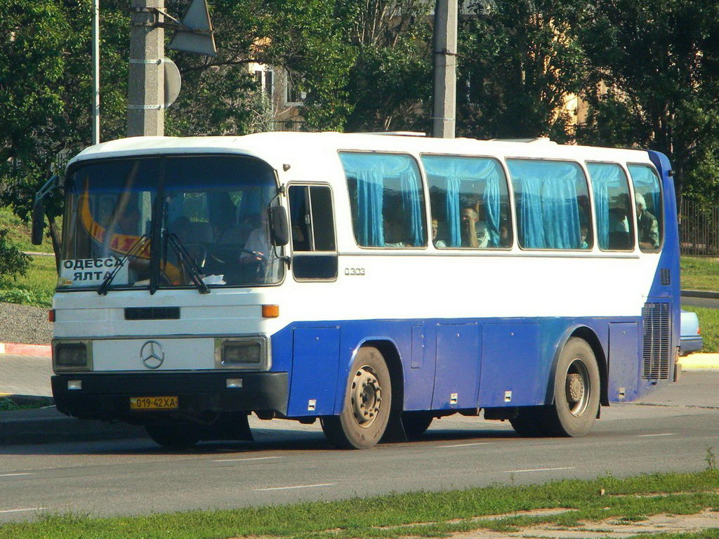 Республика Крым, Mercedes-Benz O303-9KHP-A № 019-42 ХА