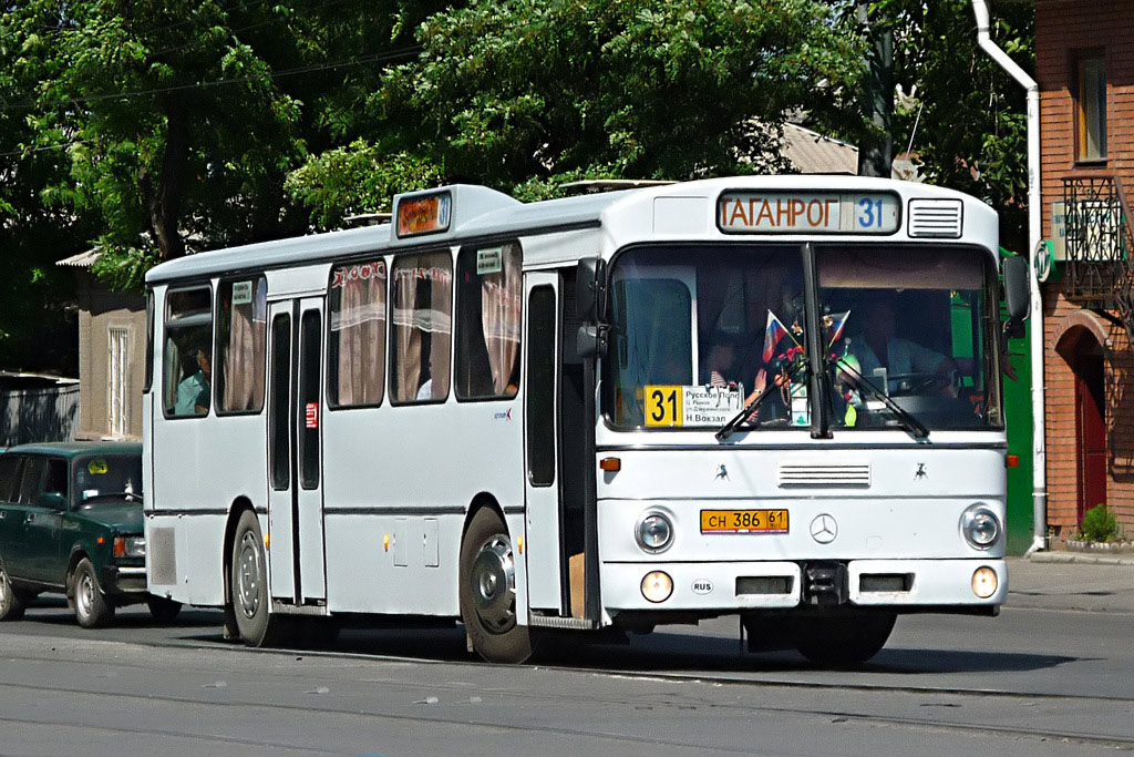 Rostov region, Mercedes-Benz O305 Nr. СН 386 61