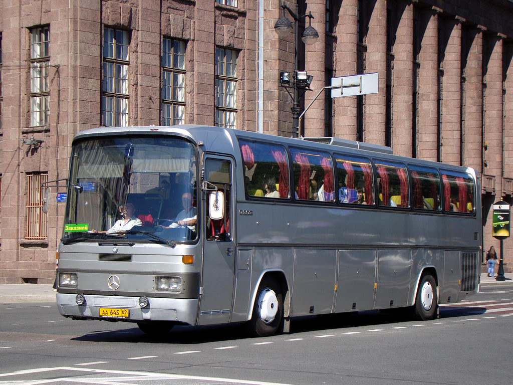 Тверская область, Mercedes-Benz O303-15RHD № АА 645 69