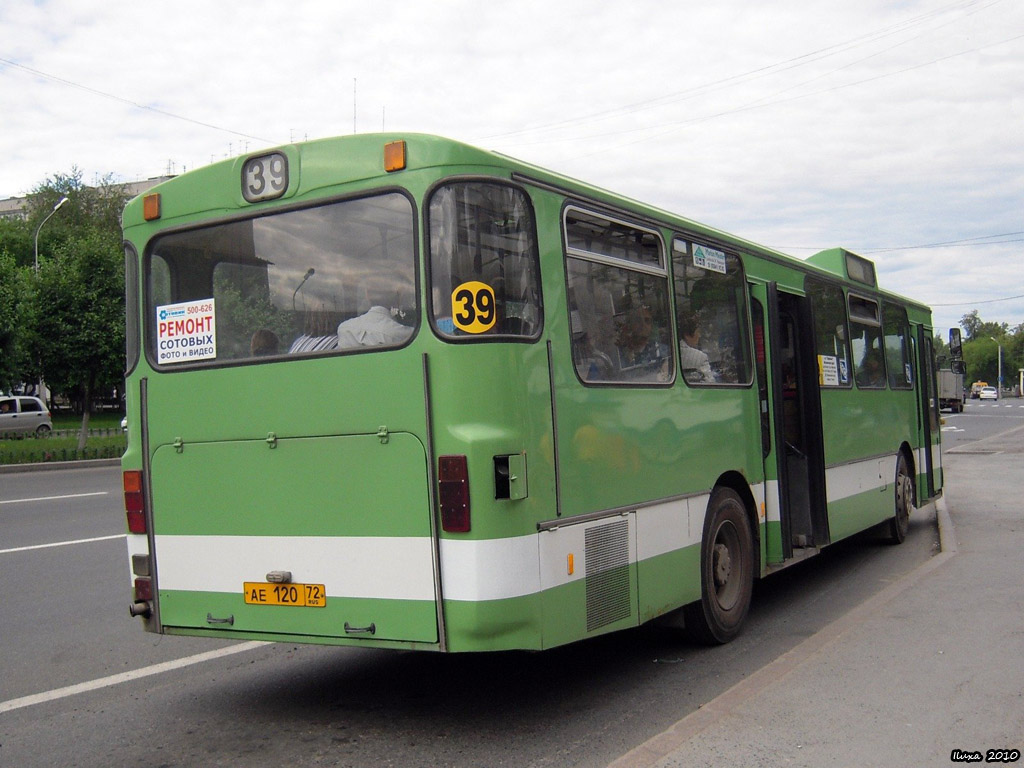 Mercedes Benz o305