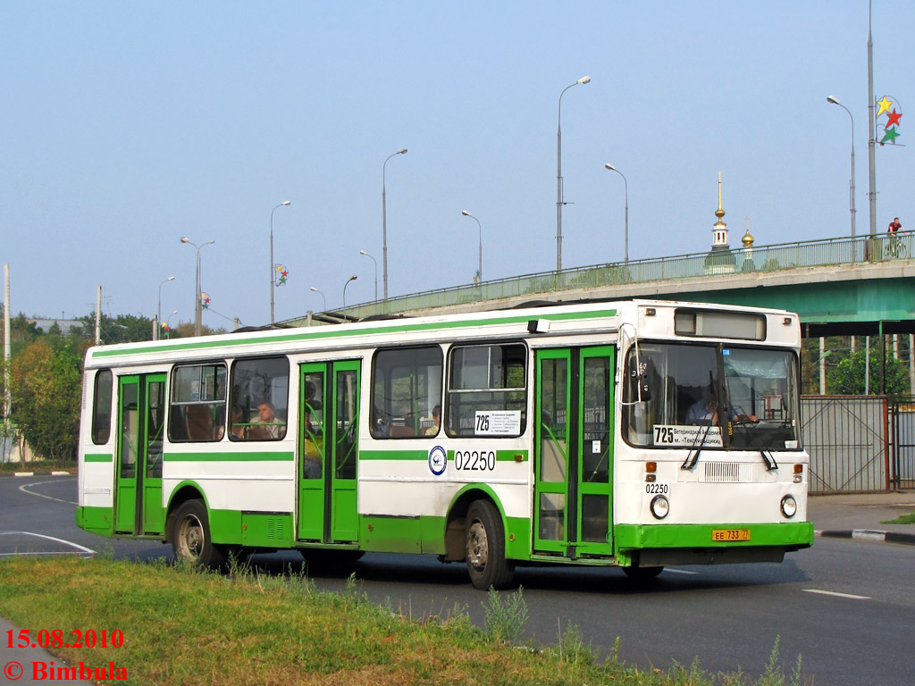 Moskva, LiAZ-5256.25 č. 02250