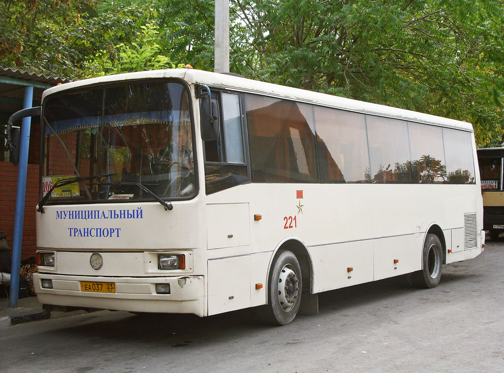 Krasnodar region, LAZ-4207JT "Liner-10" č. 221