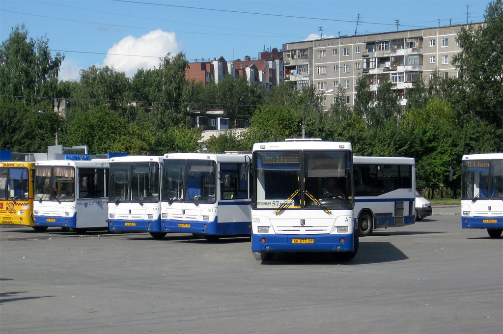 Sverdlovsk region, NefAZ-5299-20-32 Nr. 1396; Sverdlovsk region, NefAZ-5299-20-32 Nr. 1326; Sverdlovsk region — Bus stations, finish stations and stops