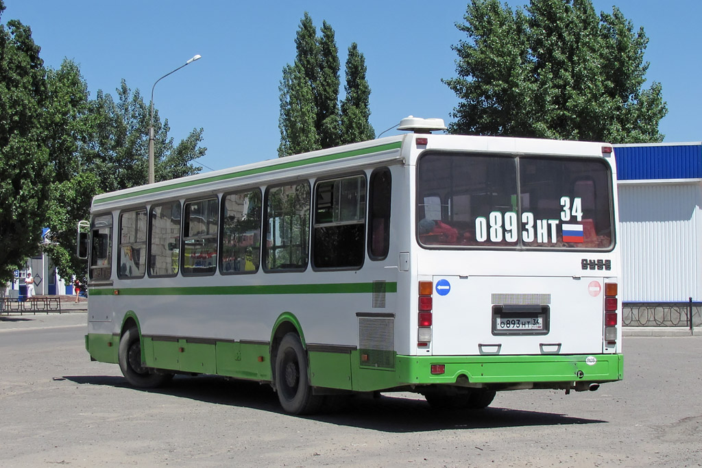 Автобус с710. Эму автобус. Автобус 710. Новое автобусное эму Питер. Эму автобус идет в парк.