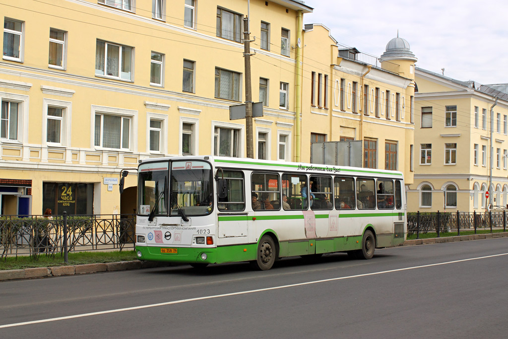 Sankt Peterburgas, LiAZ-5256.25 Nr. n023