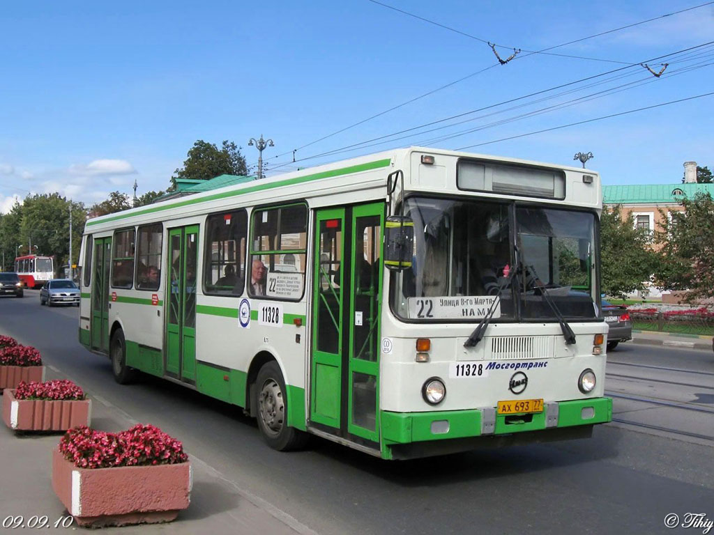 Moskva, LiAZ-5256.25 č. 11328