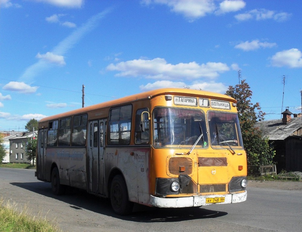 Свердловская область, ЛиАЗ-677Г № АУ 748 66