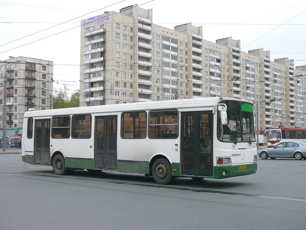 Sankt Petersburg, LiAZ-5256.25 Nr. 2171