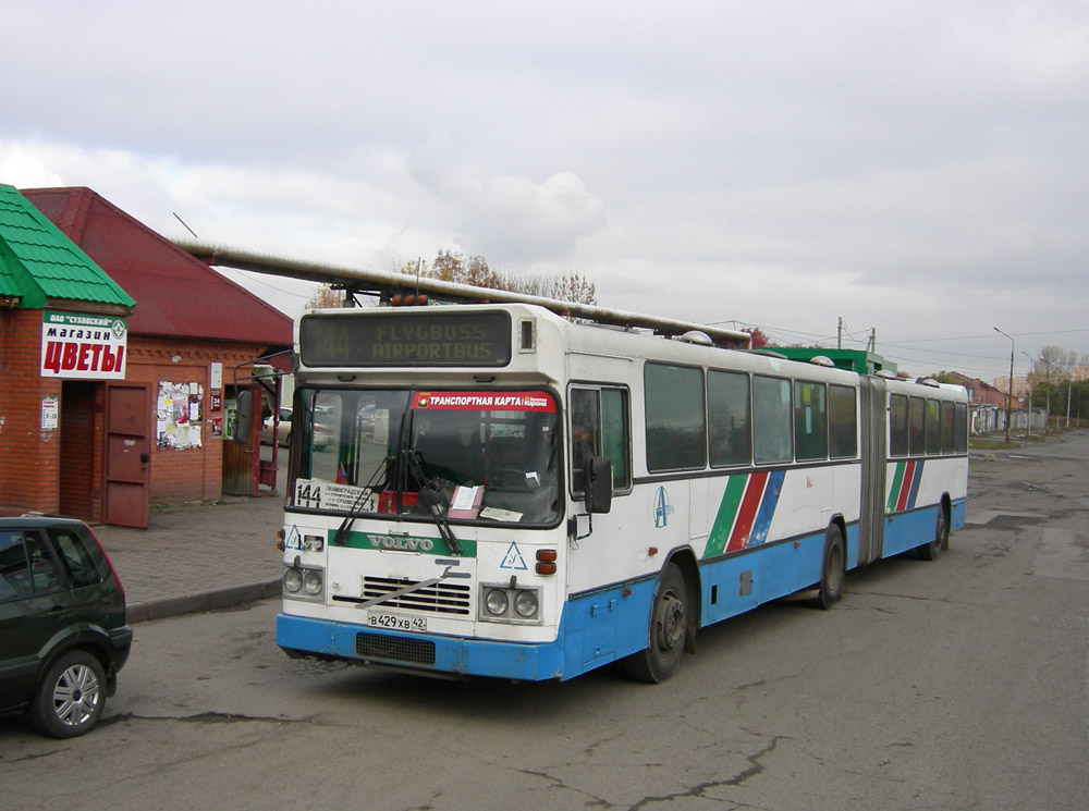 Автобус кемерово плотниково. Кемерово 105 маршрут. Старые автобусы Кемерово. 105 Маршрутка Кемерово. Кемерово маршрут 128а фото.