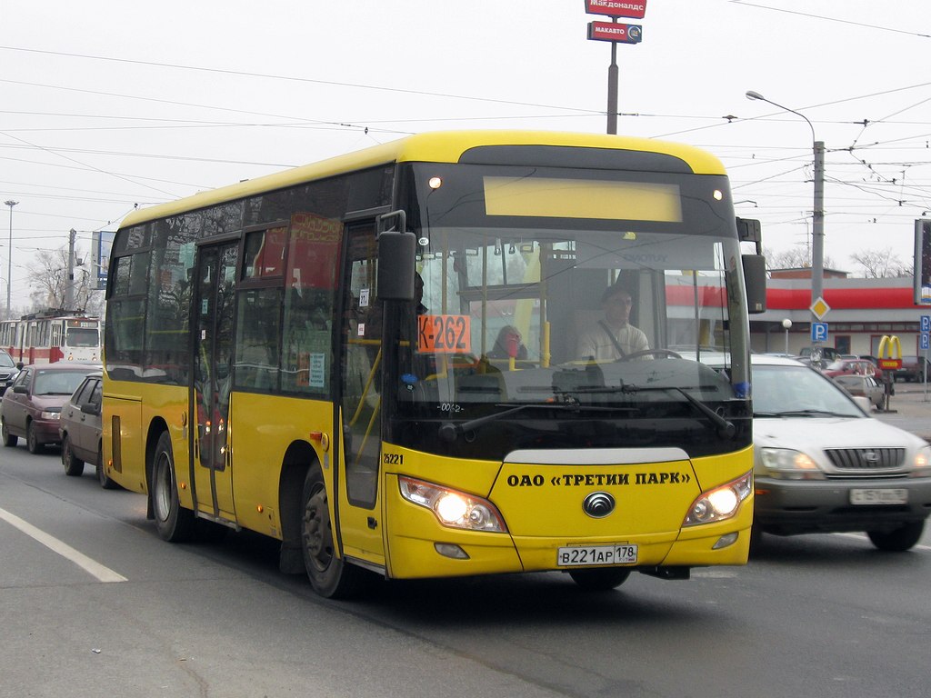 Санкт-Петербург, Yutong ZK6852HG № В 221 АР 178