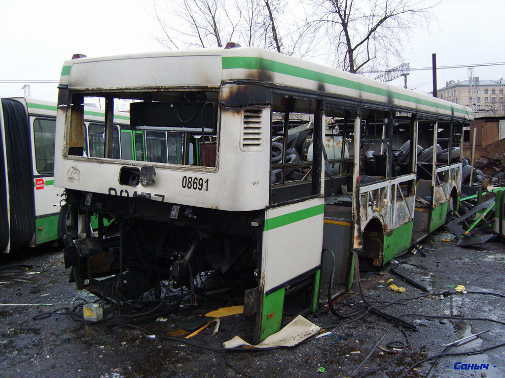 Moscow, Ikarus 415.33 # 08691