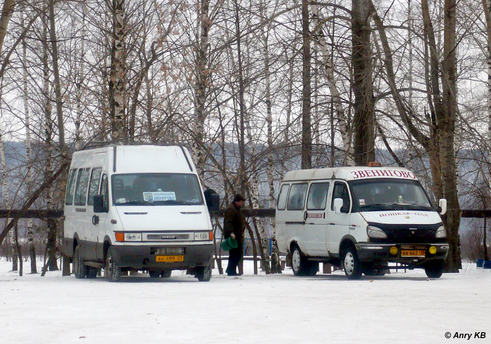 Чувашия, IVECO Daily 35C13 № АН 499 21; Марий Эл, ГАЗ-322132 (XTH, X96) № ВВ 662 12; Марий Эл — Автовокзалы, автостанции и места посадки "с тротуара"