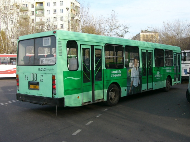 Moskva, LiAZ-5256.25 č. 09253