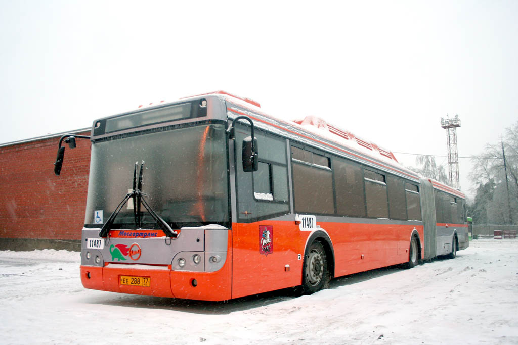 Moskva, LiAZ-6213.70 č. 11487