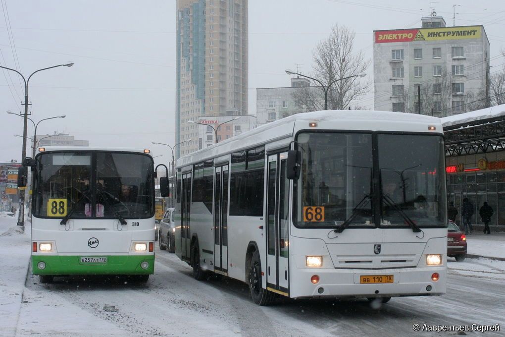 Санкт-Петербург, ЛиАЗ-5293.53 № 310; Санкт-Петербург, НефАЗ-5299-30-32 № ВВ 110 78