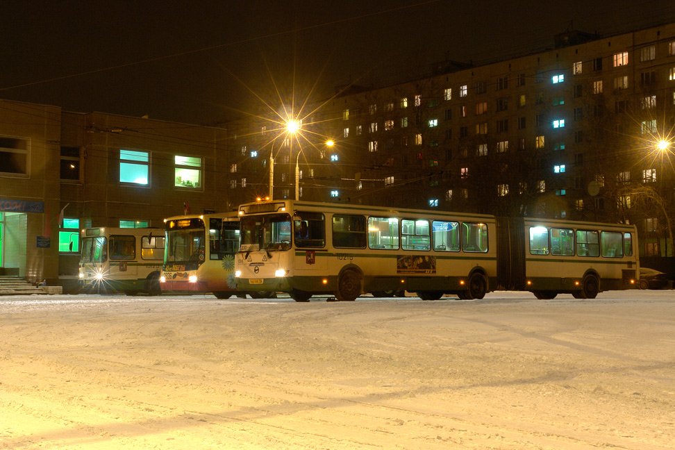 Москва, ЛиАЗ-6212.00 № 10216; Москва — Автобусные вокзалы, станции и конечные остановки