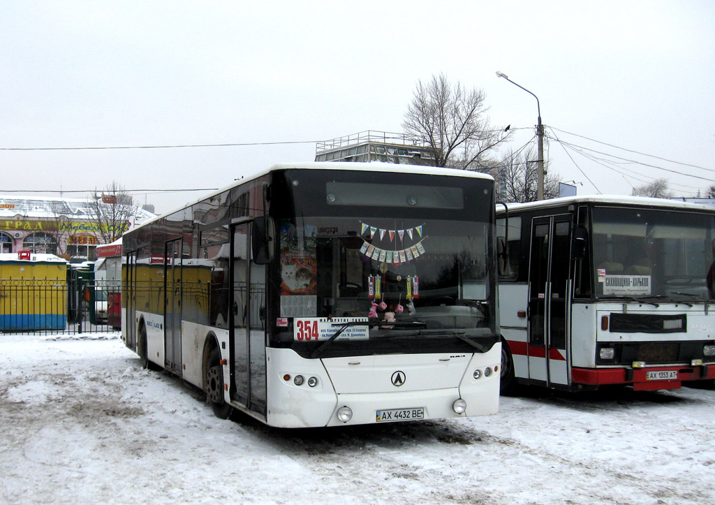 Харьковская область, ЛАЗ A183F0 № AX 4432 BE