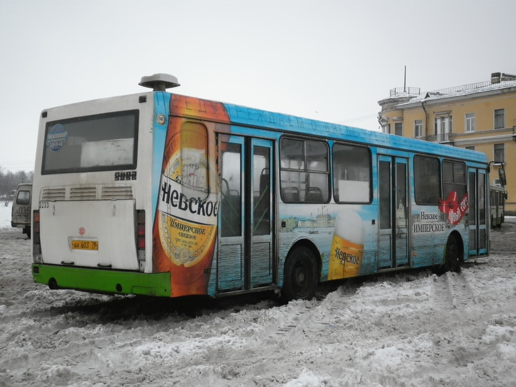 Sankt Petersburg, LiAZ-5256.25 Nr 3233