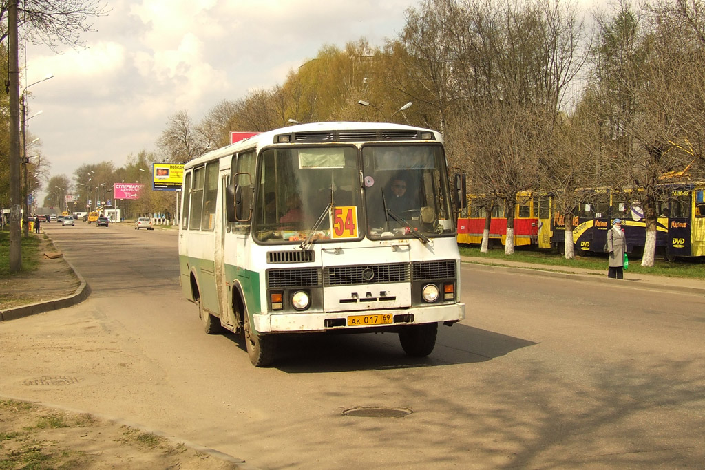 Tver Region, PAZ-3205-110 Nr. АК 017 69; Tver Region — Route cabs of Tver (2000 — 2009).