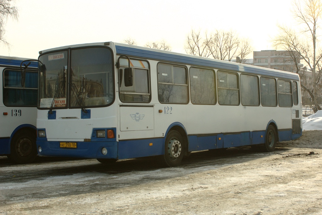 Омская область, ЛиАЗ-5256.45-01 № 122