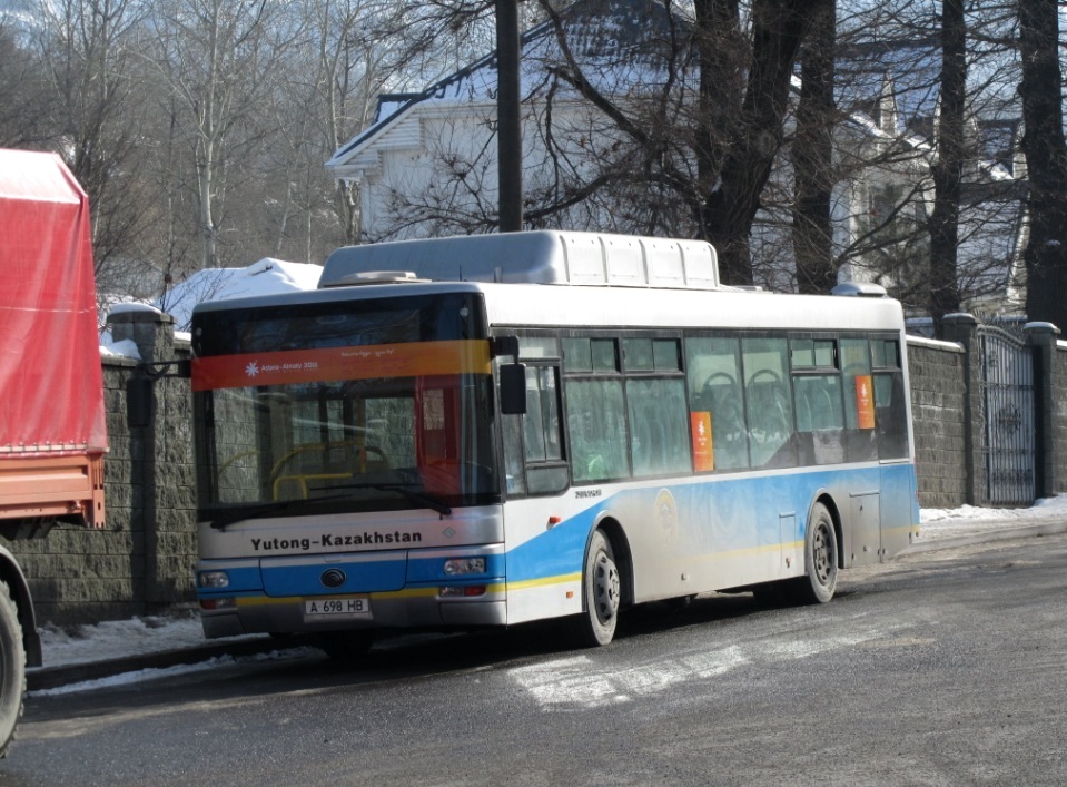 Алматы, Yutong ZK6120HGM № A 698 HB