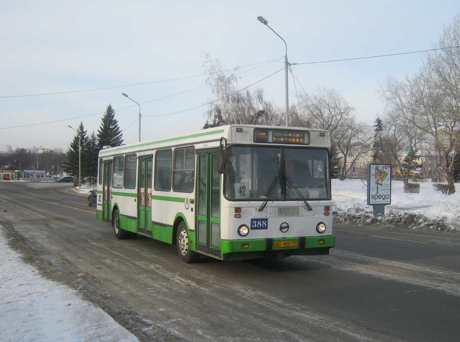 Omsk region, LiAZ-5256.45 # 388