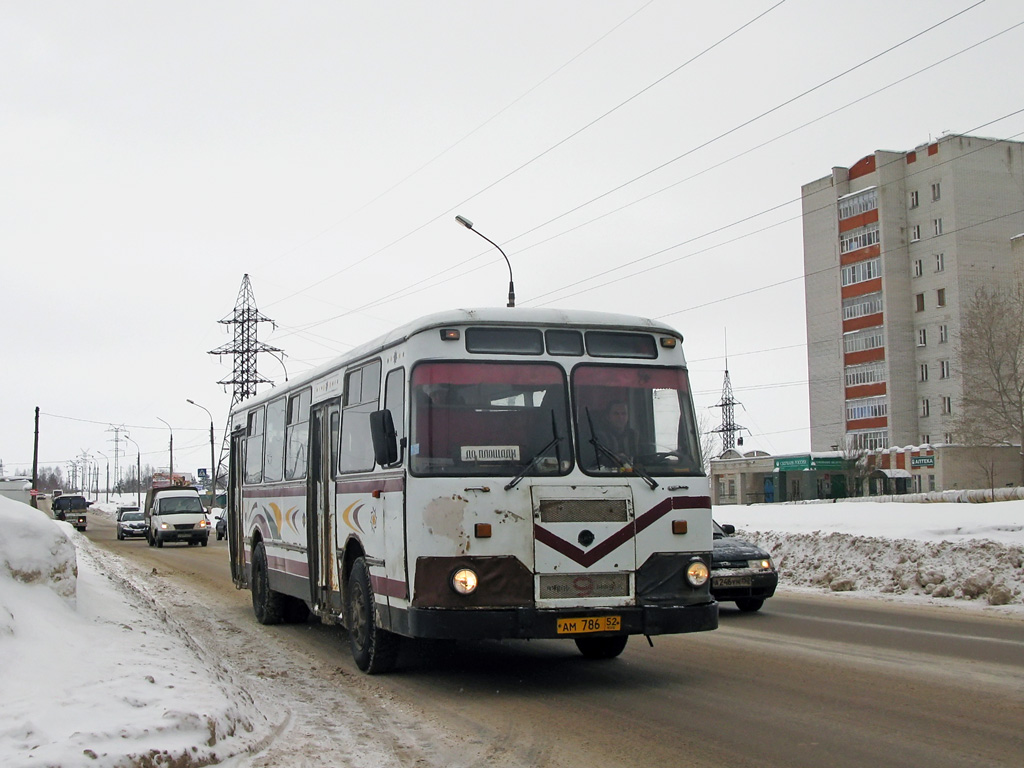 Nizhegorodskaya region, LiAZ-677M (BARZ) # АМ 786 52