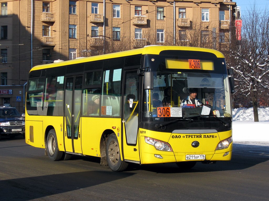 Санкт-Петербург, Yutong ZK6852HG № В 211 АР 178