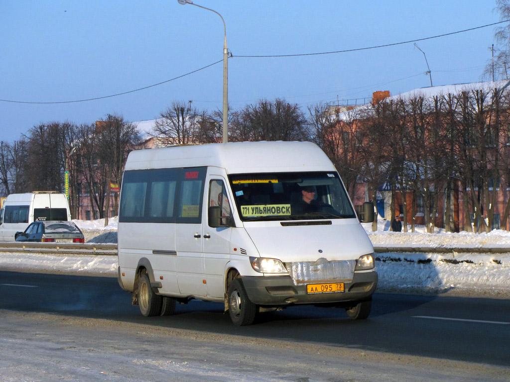 Рейсы чебоксары ульяновск. Mercedes-Benz Sprinter 411. Автобус Ульяновск Чебоксары. 771 Автобус маршрут. Микроавтобус Ульяновск.